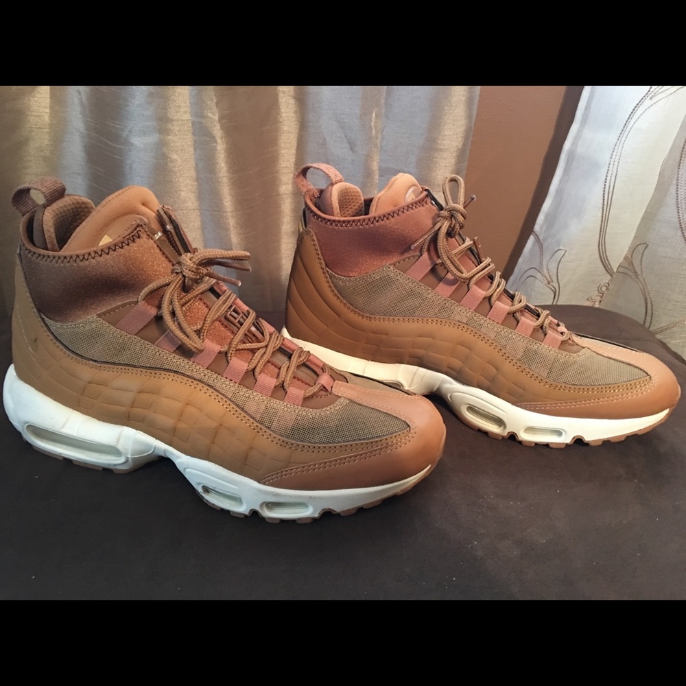 Nike air maxes 97